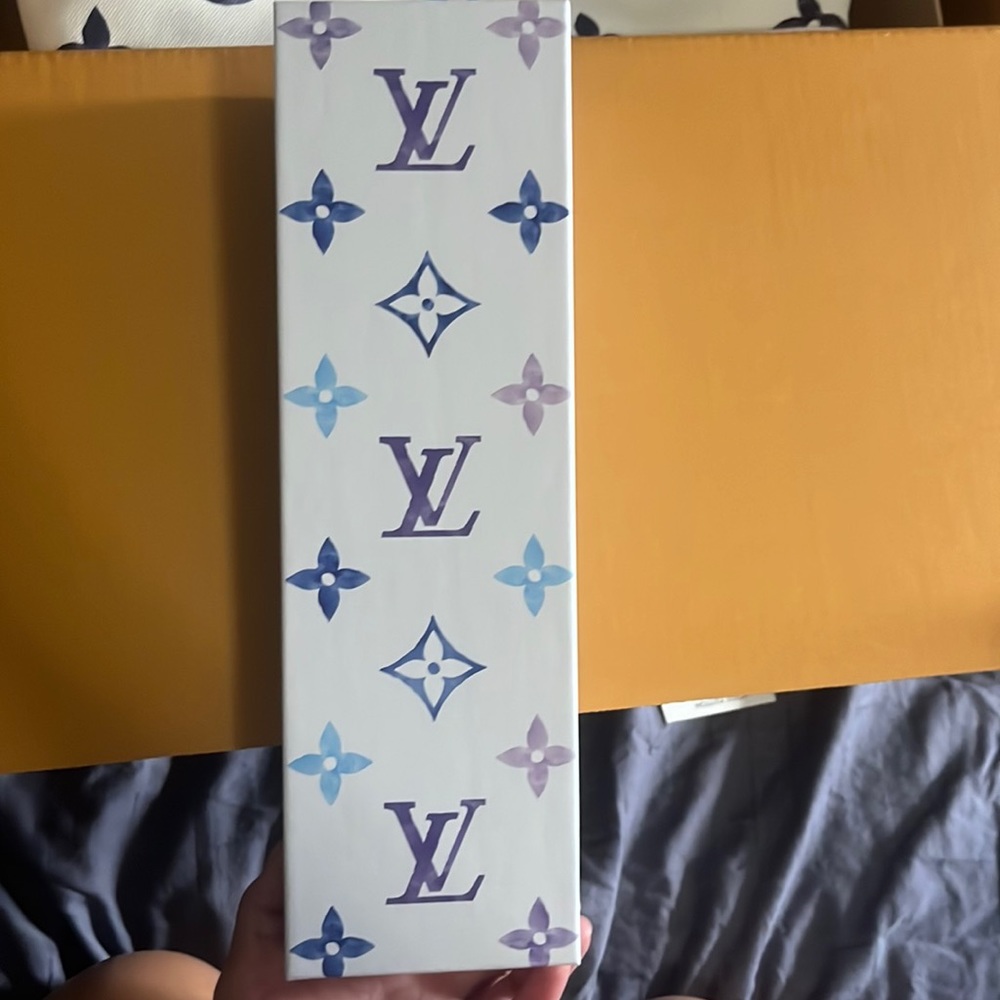EMPTY LOUIS VUITTON BOX